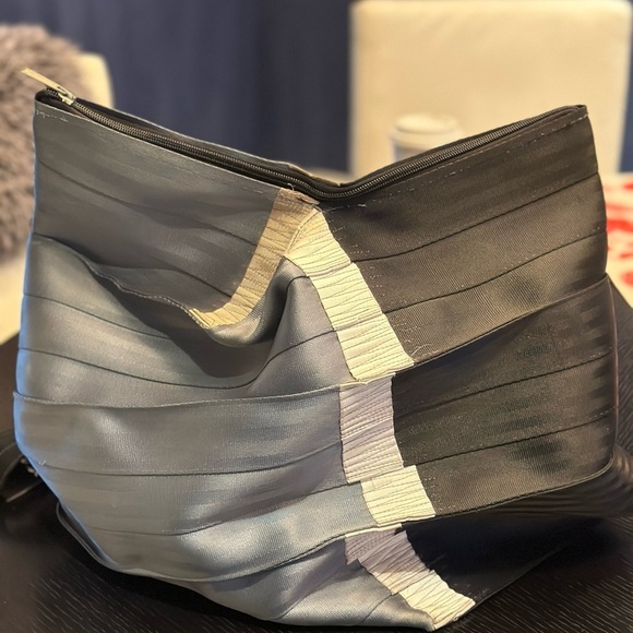 Backpack/tote bag made of old seatbelts. main image 5